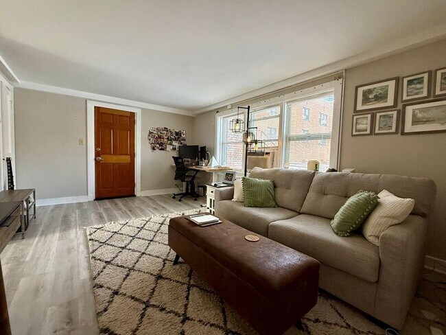 Foto del edificio - 1400 Kenmore Ave