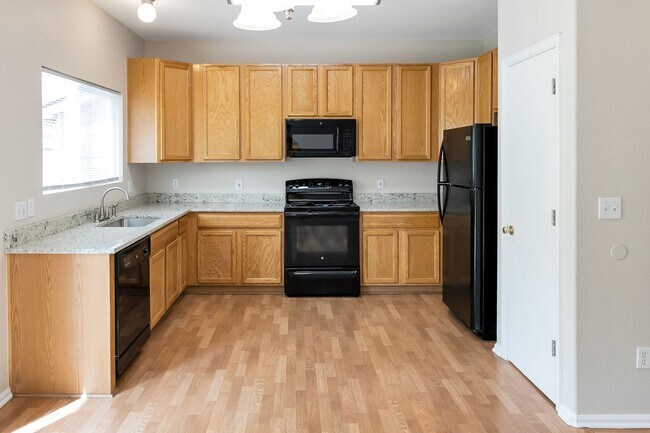 Building Photo - Newly updated 3 Bedroom Home