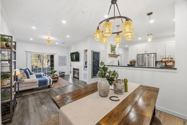 Foto del edificio - newly remodeled charming 2bd/2ba condo w/pool access