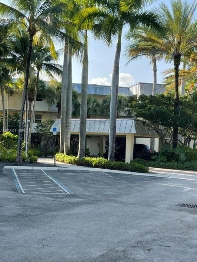 Building Photo - 8950 SW 69th Ct