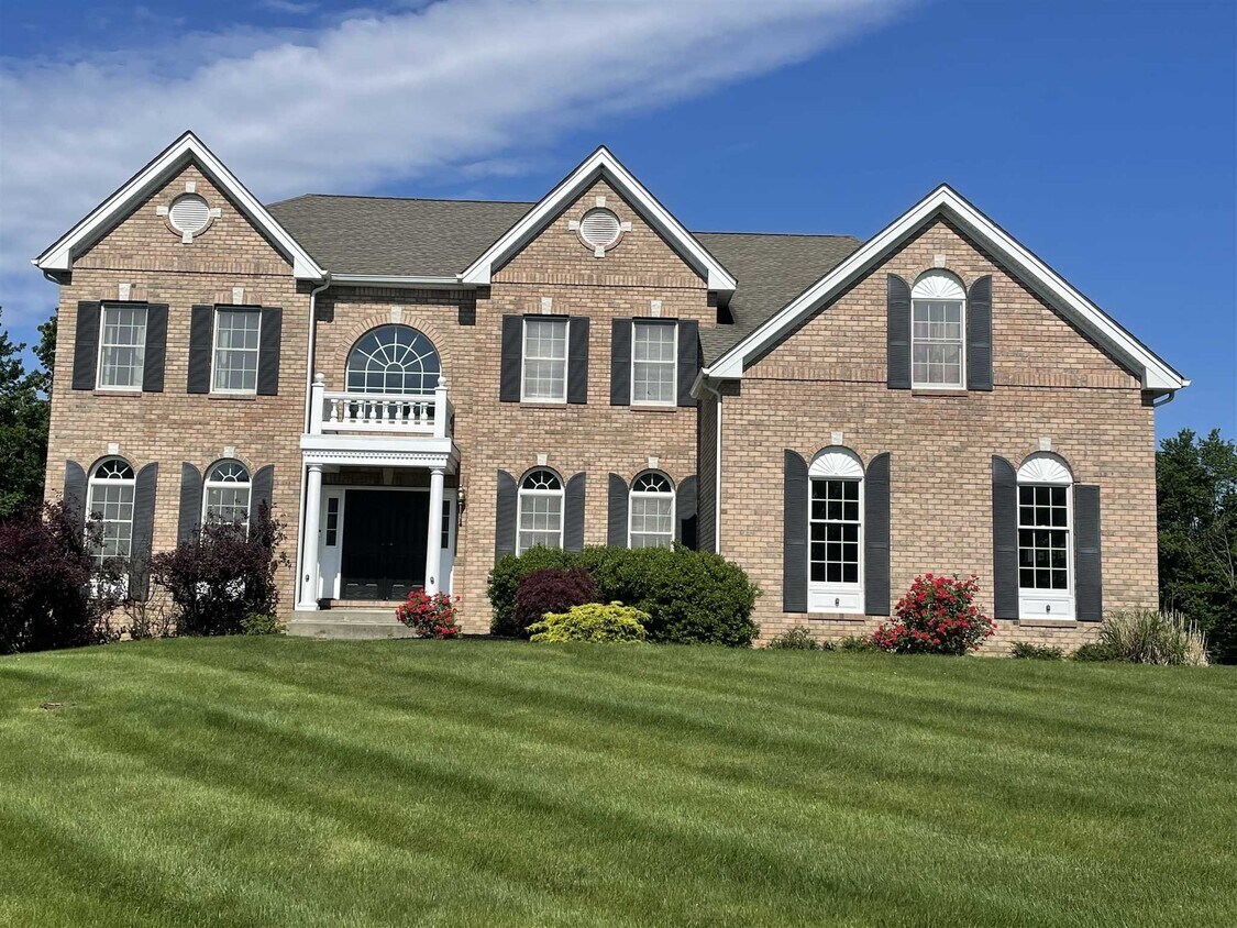 110 Ridgeline Dr, Poughkeepsie, NY 12603 House Rental in Poughkeepsie