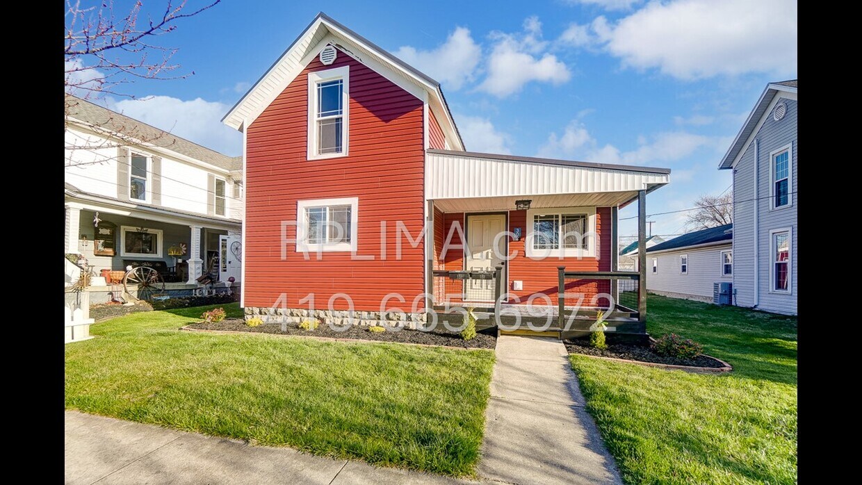 Foto principal - 302 W Main St