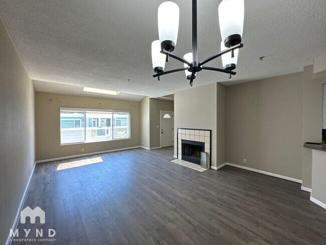 Foto del edificio - 25445 Southwick Dr