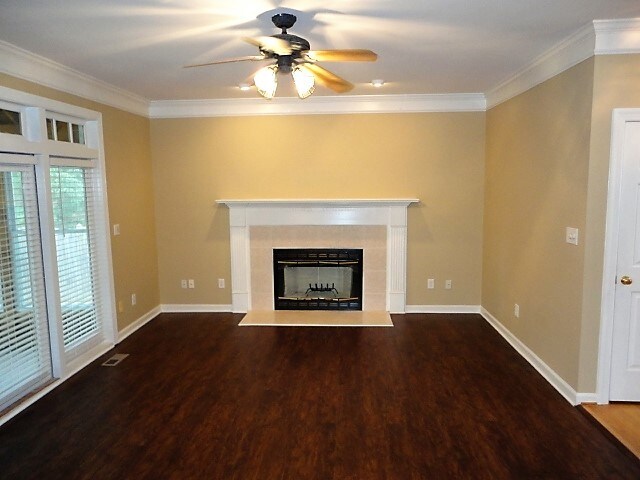 Building Photo - 104 Carostone Ct