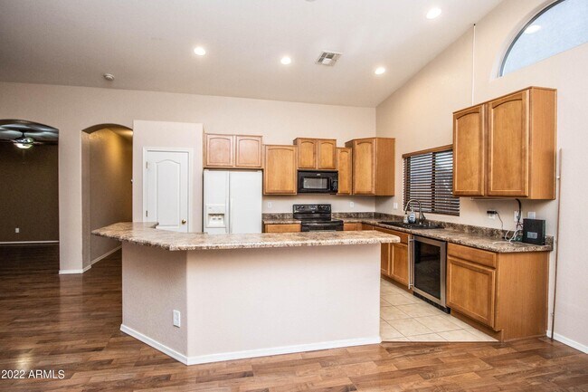 Foto del edificio - 44629 W Santa Fe St