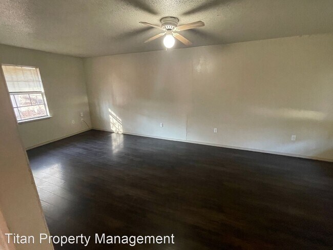Building Photo - 3 br, 1 bath House - 806 DeSoto Place