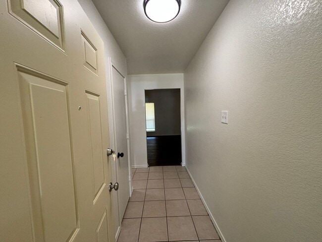 Building Photo - 4 BR/2BA | Updated Single Family Home | 2-Car Garage Parking | Fenced backyard