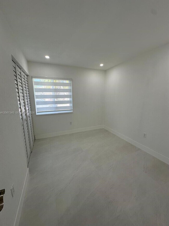 Building Photo - 20926 SW 124th Ave Rd