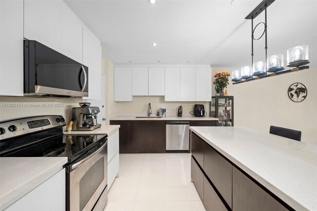 Foto del edificio - 1330 NE 105th St