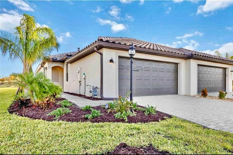 Foto principal - 15519 Sunny Day Dr