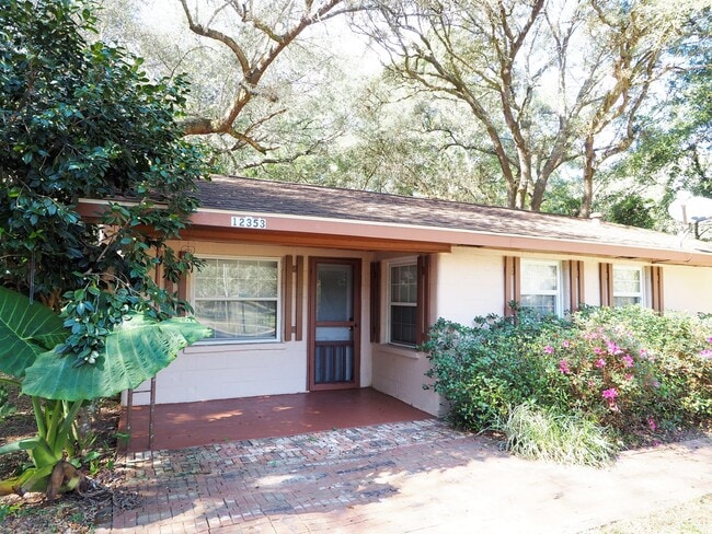 Building Photo - Charming Property in Magnolia Springs!
