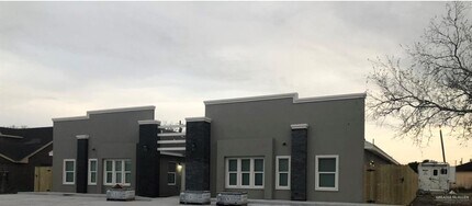 Building Photo - 5 E 3rd St