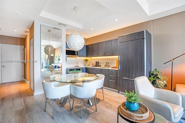 Foto del edificio - 45 SW 9th St