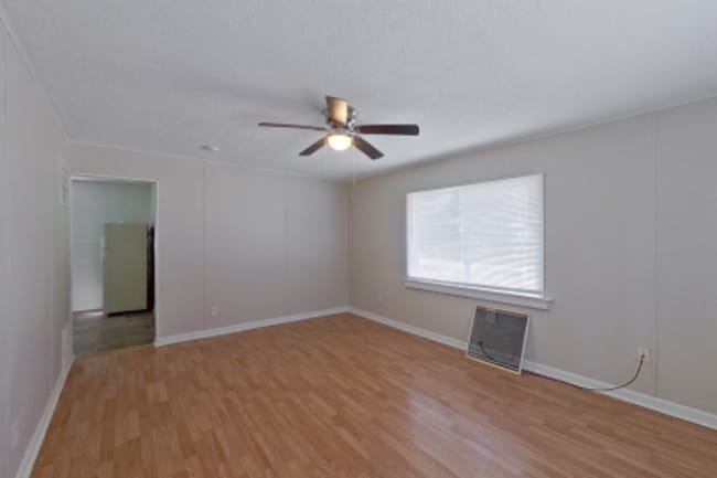 Building Photo - 671-673-673 S Wheatland Ave