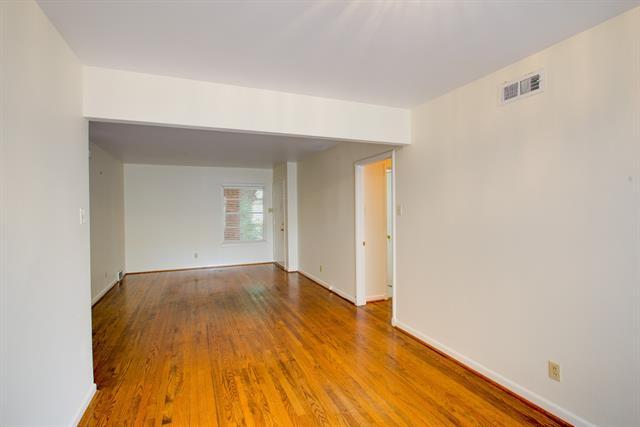 Foto del edificio - 6511 Ravendale Ln