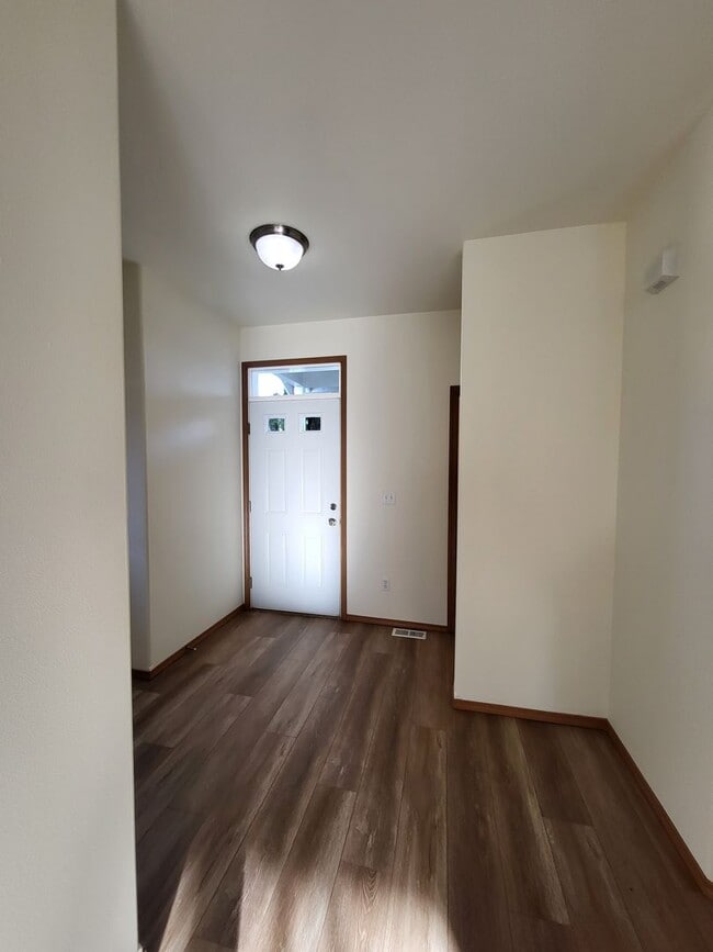 Foto del edificio - Beautiful 3 Story Home in Napavine