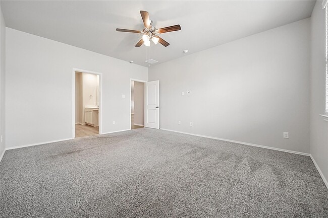 Foto del edificio - 9295 Inland Leather Ln