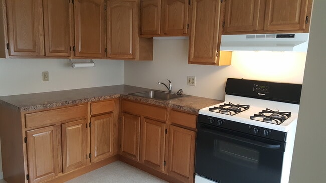 KITCHEN - 526 Pearl St