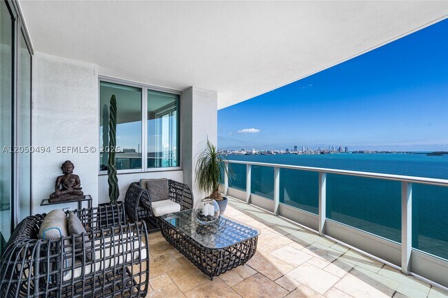 Foto del edificio - 1331 Brickell Bay Dr