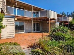 Building Photo - 8500 SW Canyon Dr