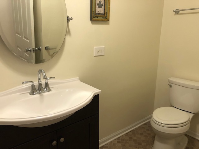 Bathroom - 1504 W Jackson Blvd