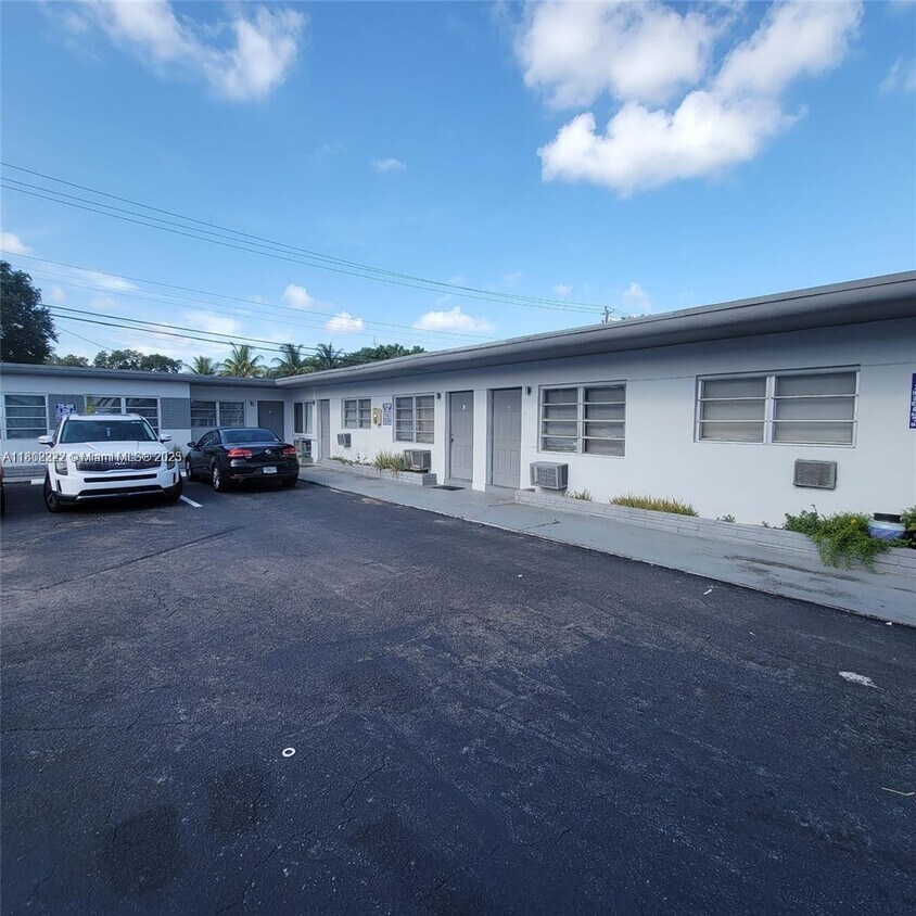 Building Photo - 6300 Miramar Pkwy