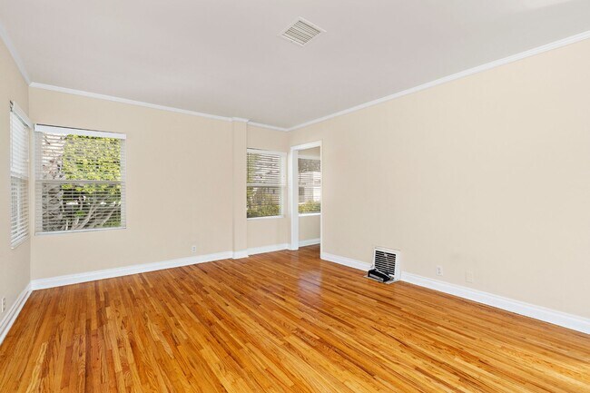 Foto del edificio - Charming 1 Bed / 1 Bath Detached Unit in P...