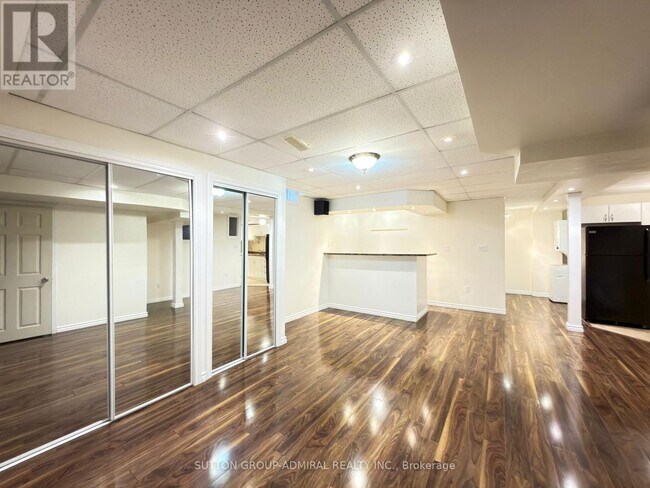 Building Photo - 20 Aztec Ct