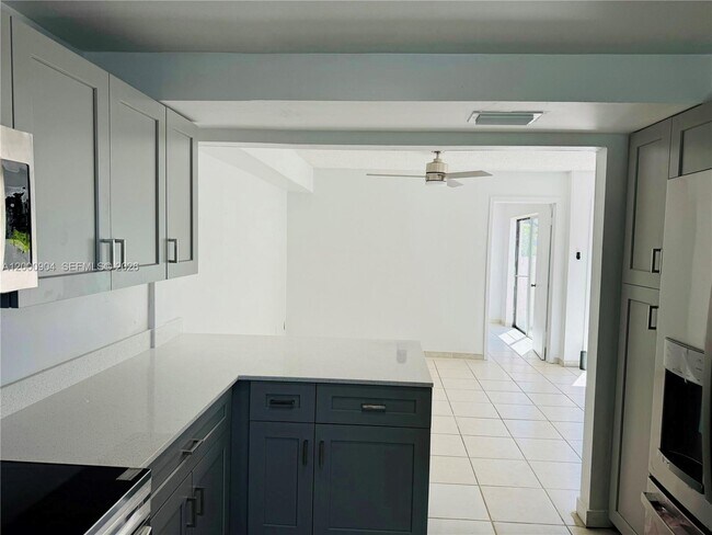 Foto del edificio - 6970 SW 110th Pl