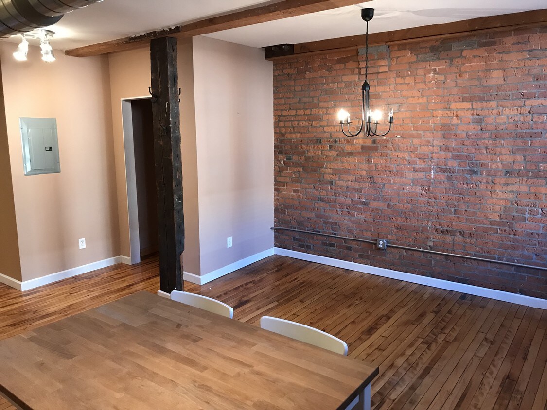 Foto principal - 325 Lafayette St