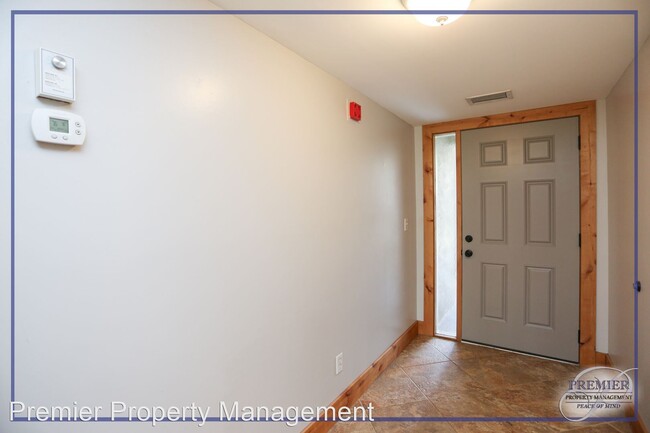 Building Photo - 2 br, 2 bath House - 1782 Imperial Golf Co...