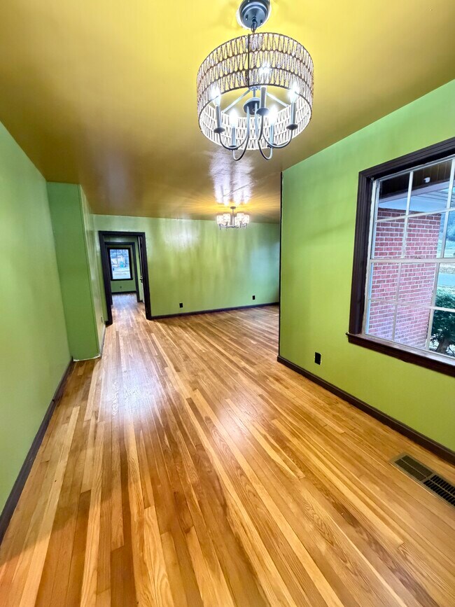 Foto del edificio - 2704 44th Ave