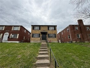 Building Photo - 212 E Bruce Ave