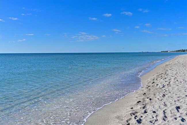 Foto del edificio - 8630 Midnight Pass Rd