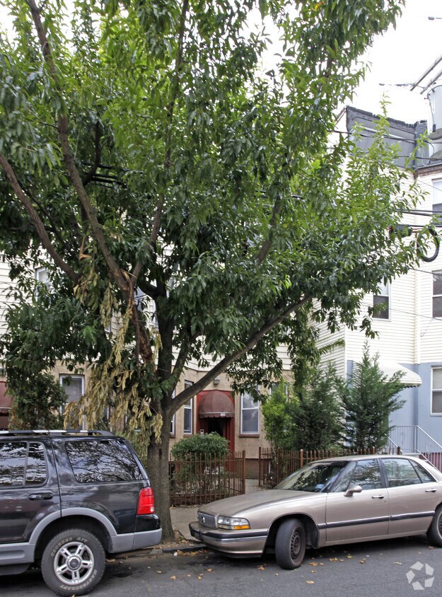 Foto del edificio - 103 Magnolia Ave