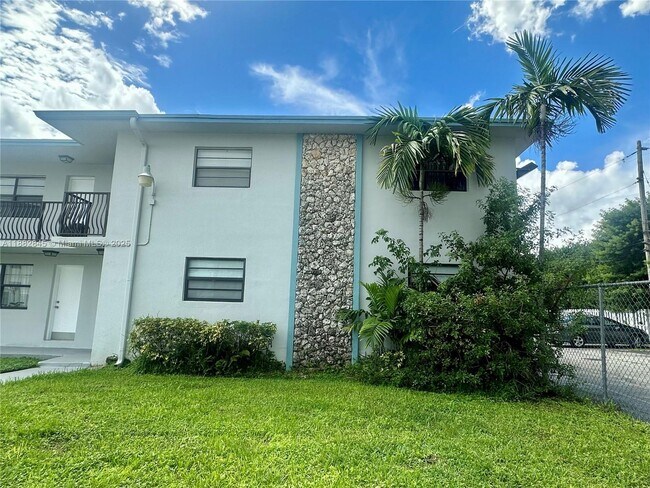 Foto del edificio - 6780 SW 44th St