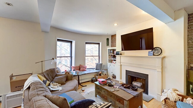 Building Photo - 36 Symphony Rd