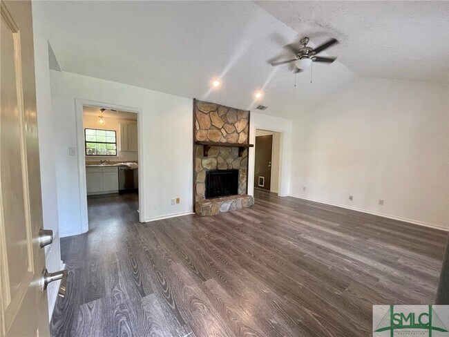 Foto del edificio - 18 Rivers Bend Dr