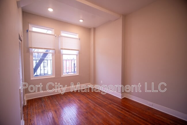 Building Photo - 2121 St Paul St