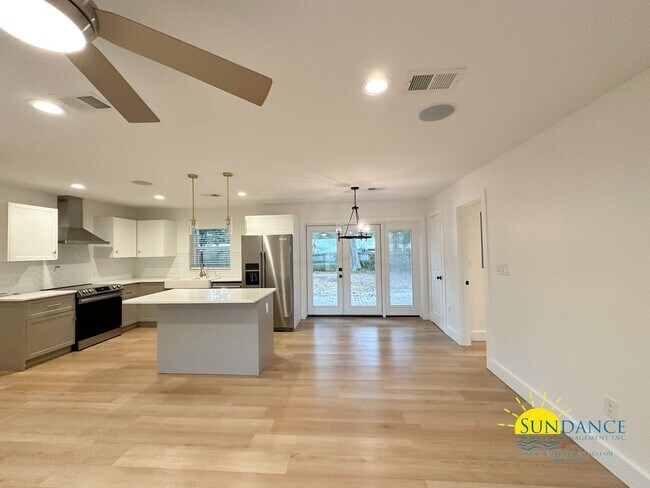 Foto del edificio - Beautifully Renovated Open Floorplan Home!