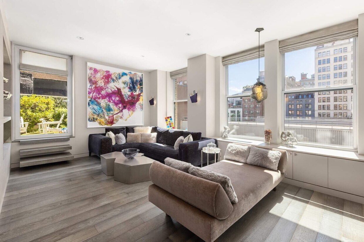 Foto principal - 105 E 29th St