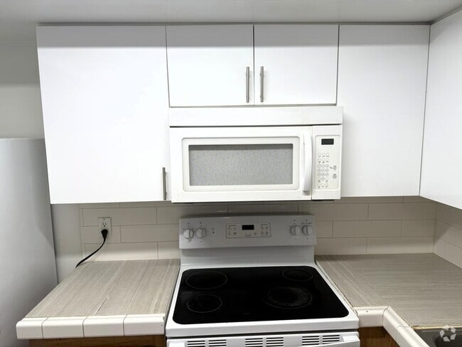 Building Photo - 4205 Oak Terrace Dr