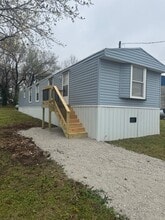 400 W Elm St