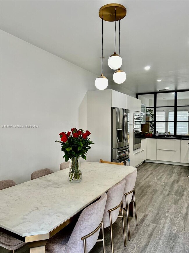 Foto del edificio - 16015 Emerald Cove Rd