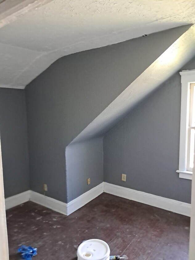 Building Photo - 11409 Thornwood Ave