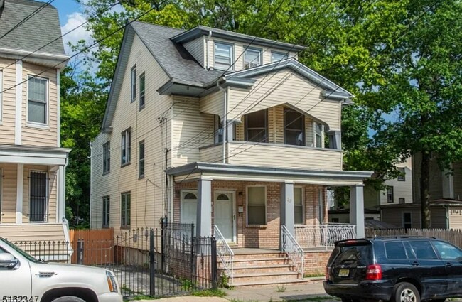 Building Photo - 36 Sherman Pl