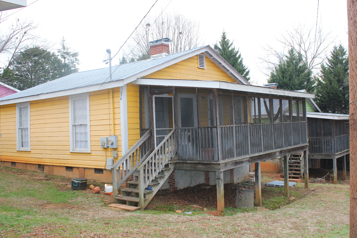 Primary Photo - 374 Barber St