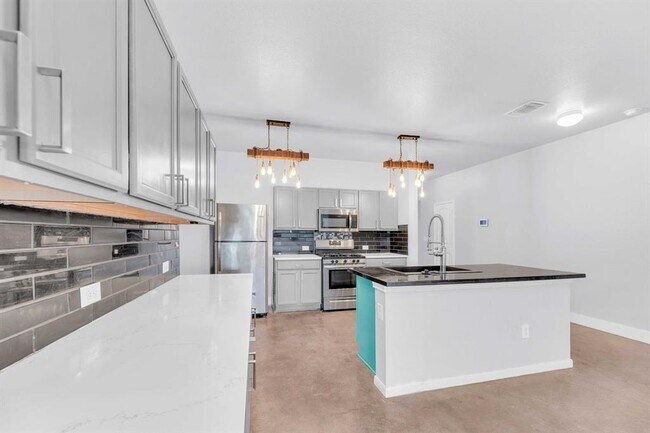 Foto del edificio - 18125 Ryegate Dr