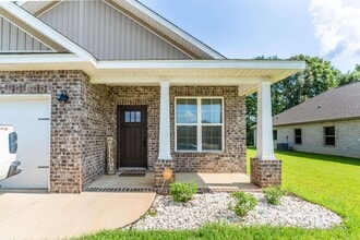 Building Photo - 16504 Prado Loop