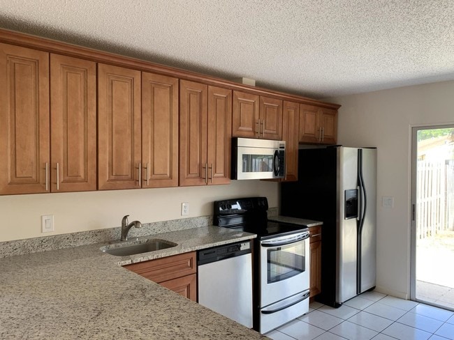 Building Photo - 4739 Orleans Ct